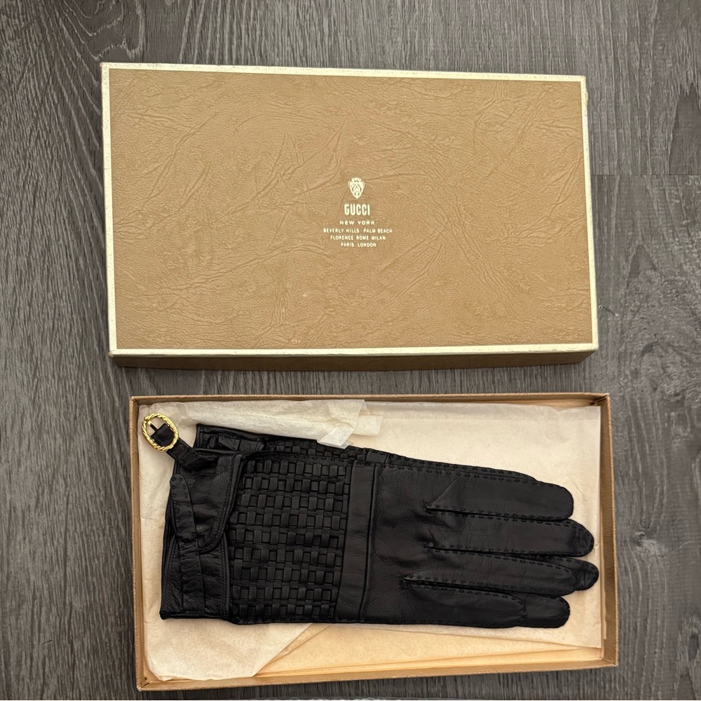 Gucci black vintage leather gloves